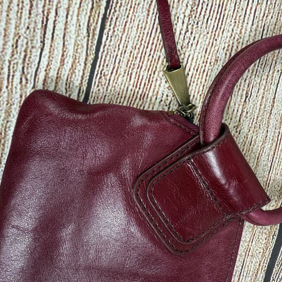 Hobo International Sable Red Maroon 100% Leather Wristlet Ring Clutch Boho - Picture 8 of 12
